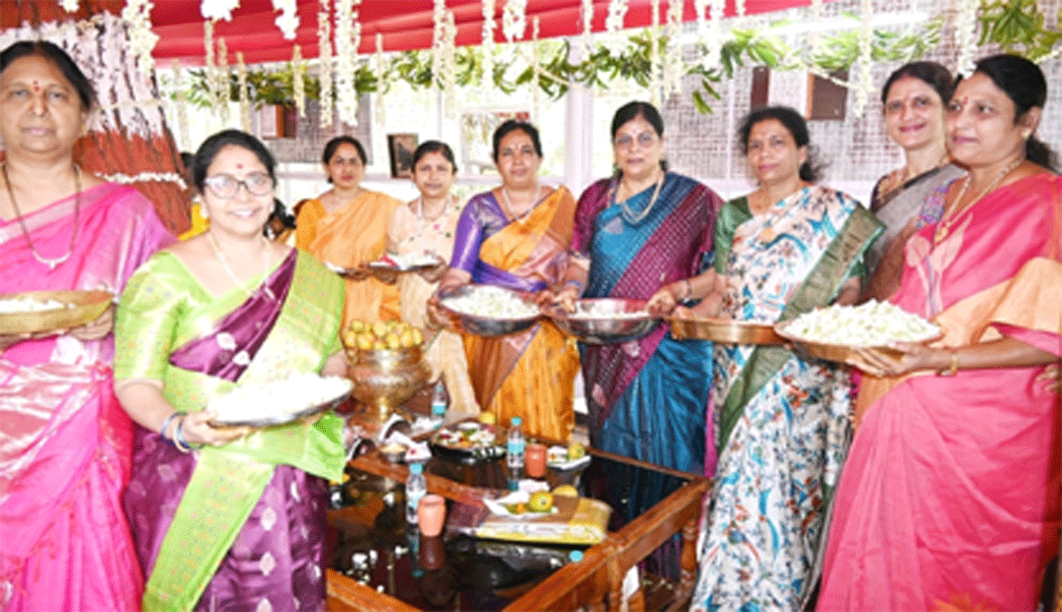 Singareni | దుర్గాదేవికి లక్ష పుష్పార్చన.. హాజరైన సింగరేణి అధికారుల సతీమణులు 