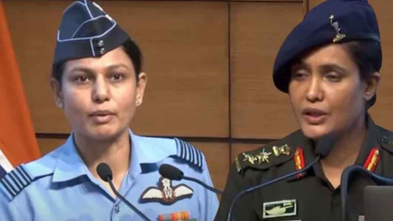 ఎవరీ సోఫియా, వ్యోమికా?