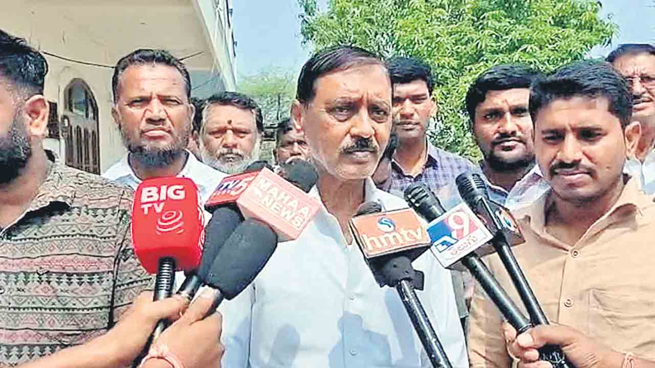 బాసర పూజారిపై దాడి నిజమే!