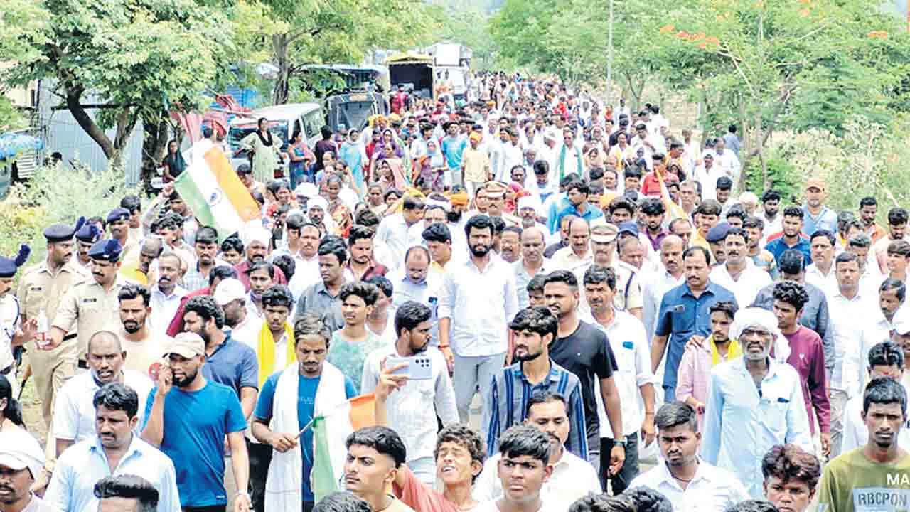 జవాన్‌కు కన్నీటి వీడ్కోలు