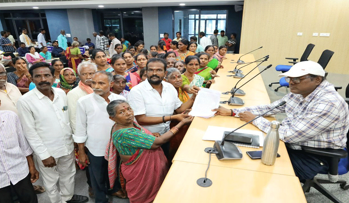 Lingapur villagers | దండం పెడుతాం.. మా పొట్ట కొట్టకండి.. లింగాపూర్‌ గ్రామస్తులు విన్నపం