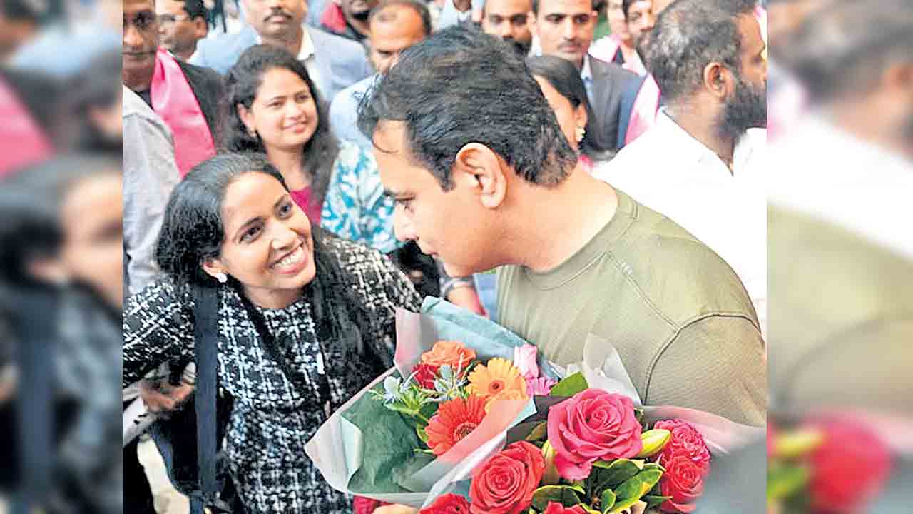 KTR | లండన్‌లో కేటీఆర్‌కు గ్రాండ్‌ వెల్‌కం.. 30న ఇండియా వీక్‌-2025లో ప్రసంగం