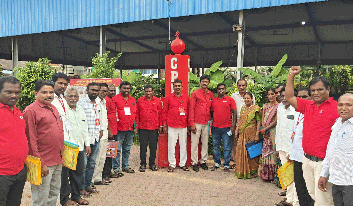 CPI District Committee |  సీపీఐ జిల్లా కమిటీలో చిగురుమామిడి మండల వాసులకు చోటు