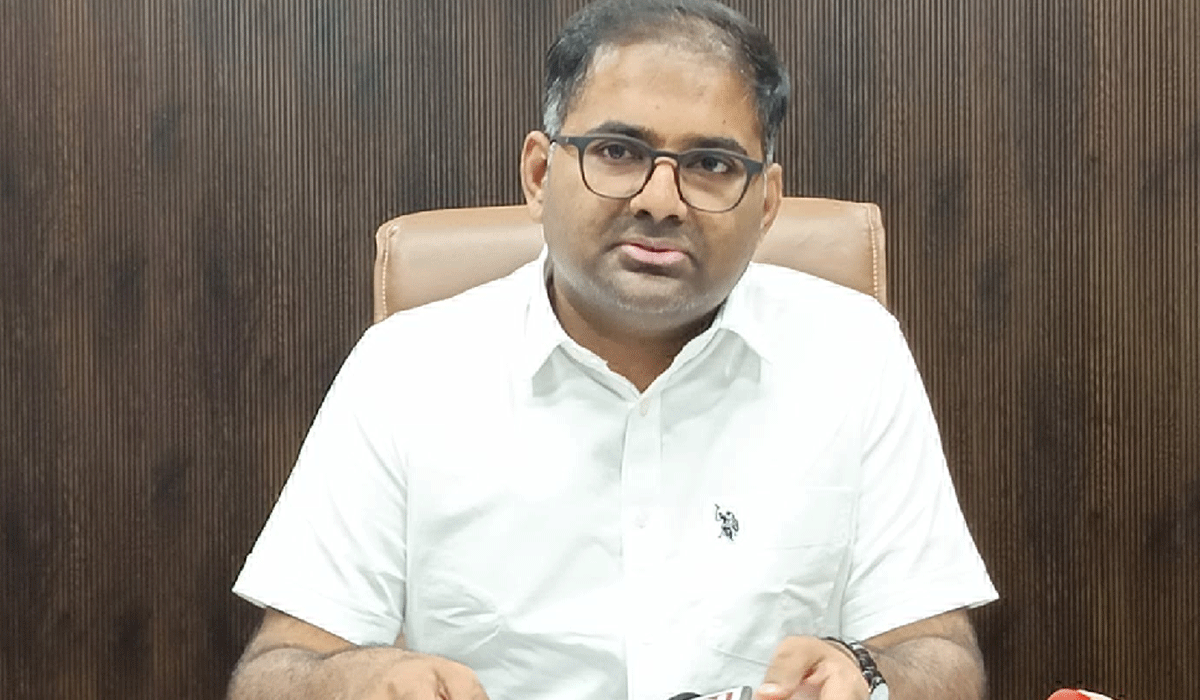 PEDDAPALLY | నిబంధనల ప్రకారం కట్టుదిట్టంగా ప్రభుత్వ ప్రాధాన్యత కార్యక్రమాల అమలు.. జిల్లా కలెక్టర్ కోయ శ్రీ హర్ష