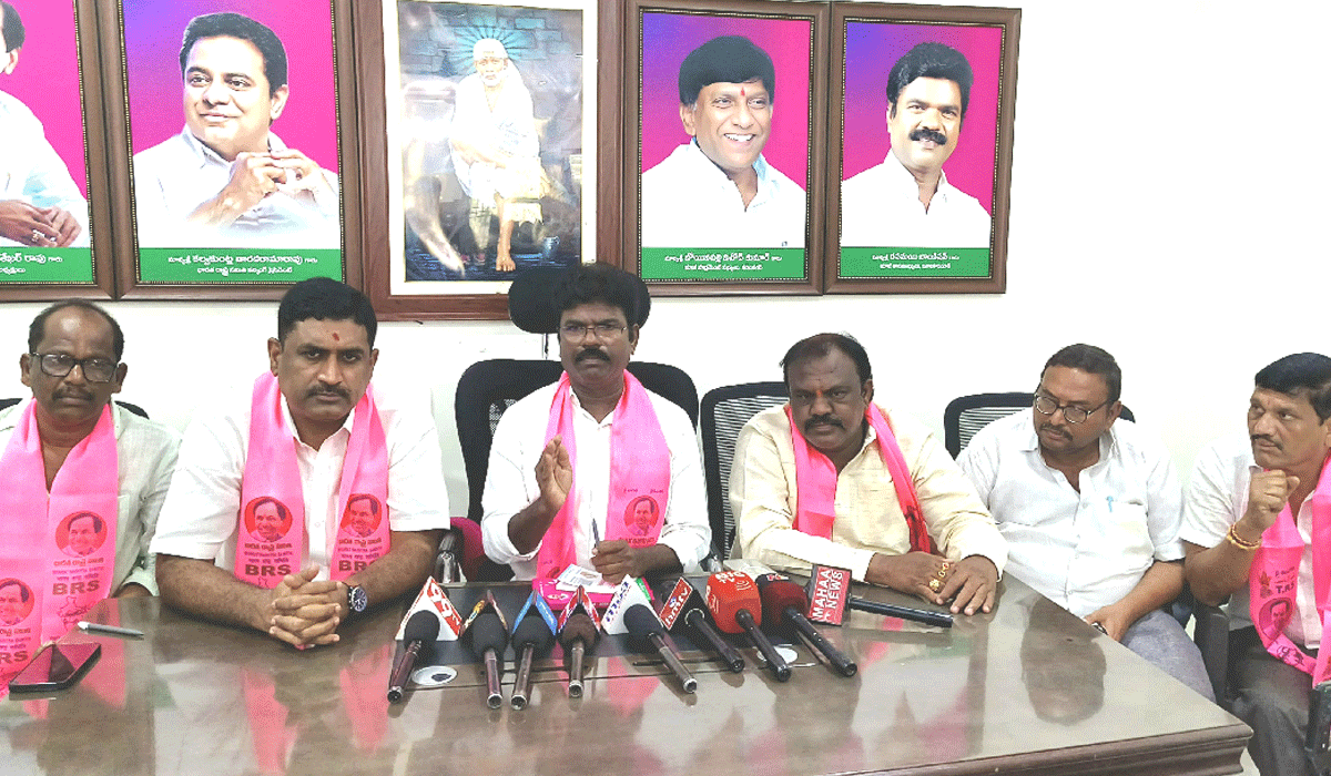 Rasamai Balakishan | ఎమ్మెల్యే కవ్వంపల్లి ఇందిరమ్మ ఇండ్ల దందా.. మాజీ ఎమ్మెల్యే రసమయి బాలకిషన్ సంచలన ఆరోపణలు