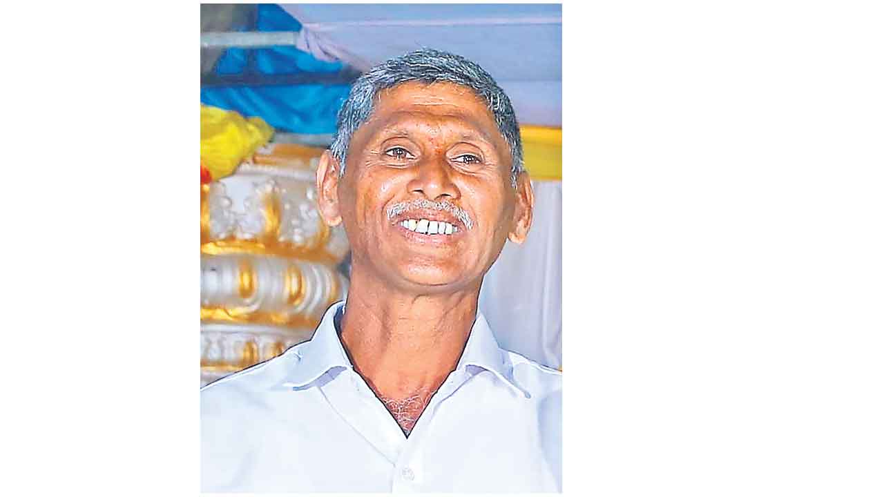 పొలం కబ్జా.. రైతు ఆత్మహత్య