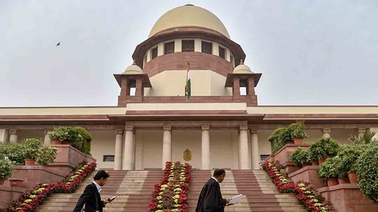 సుప్రీంకోర్టుకు ముగ్గురు కొత్త జడ్జీలు