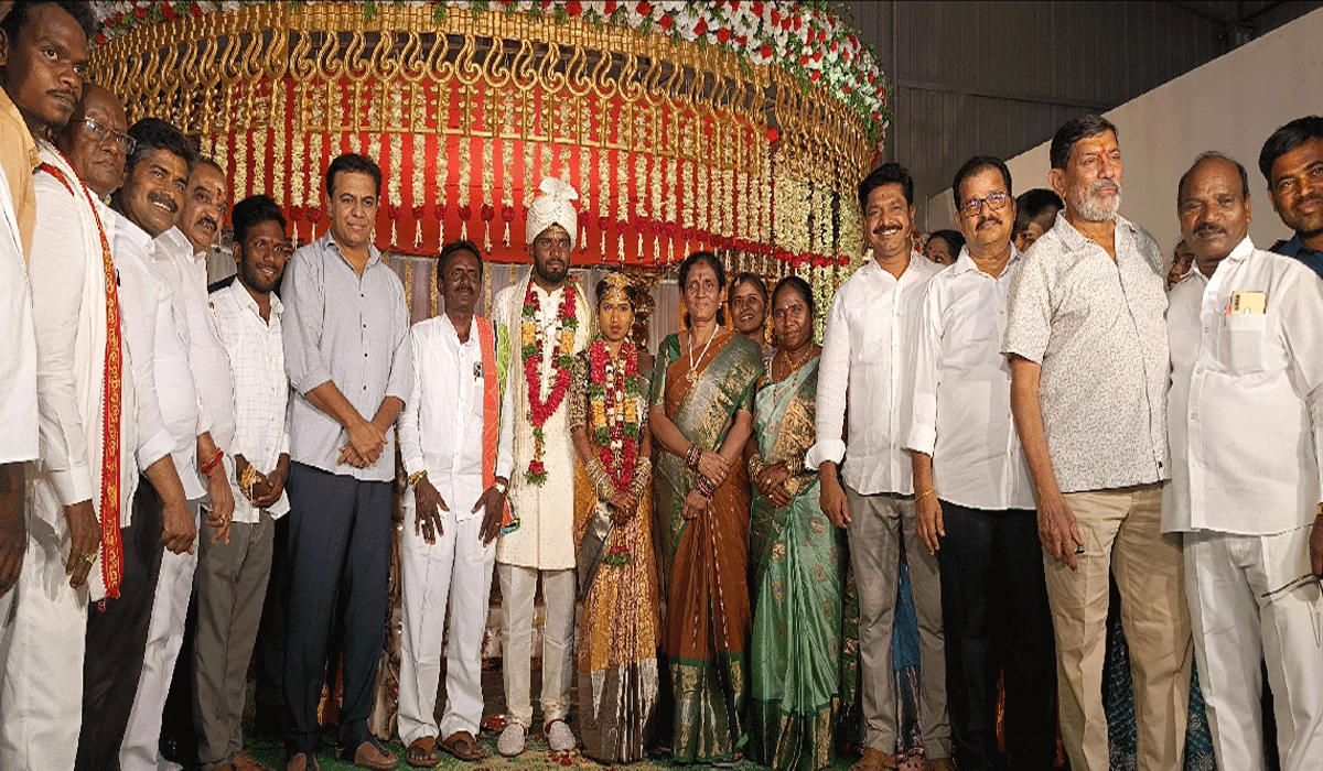 KTR | సిరిసిల్లలో పలు కార్యక్రమాలకు హాజరైన కేటీఆర్.. నూతన వధూవరులను ఆశీర్వాదం
