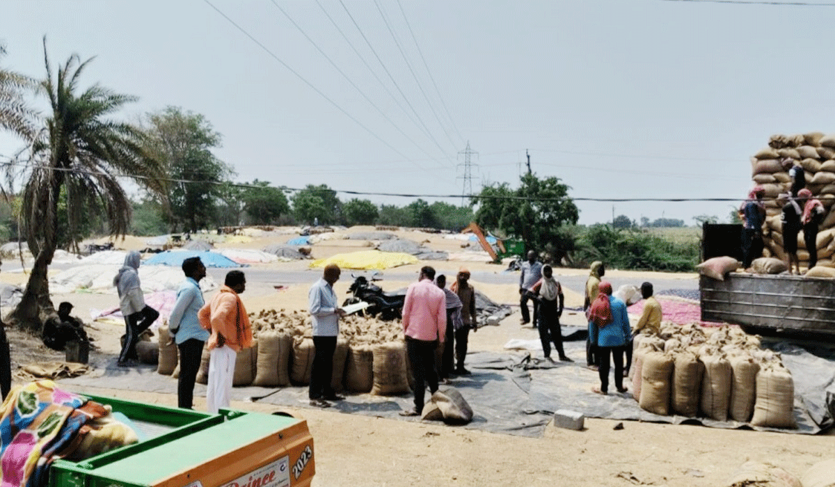 Delay in grain commission | ధాన్యం కమీషన్ జమలో జాప్యంపై అనుమానాలు