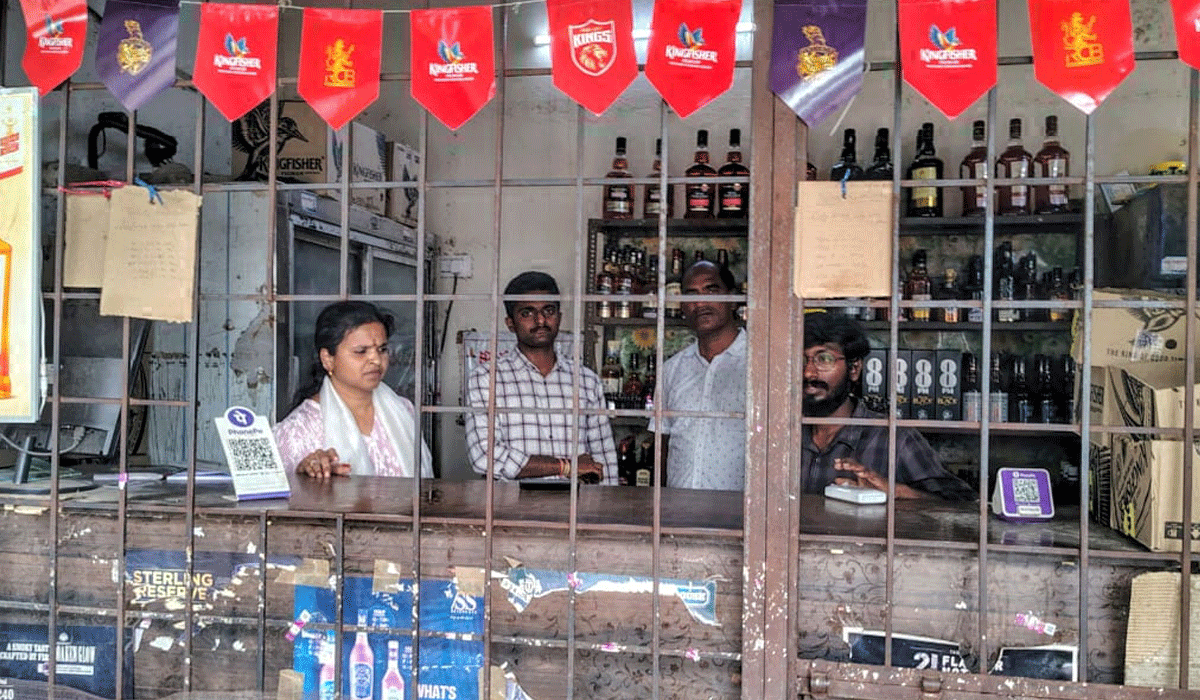 Veenavanka | అధిక ధరలకు మద్యం విక్రయిస్తే చర్యలు.. జమ్మికుంట ఎక్సైజ్‌ ఎస్సై సౌమ్య