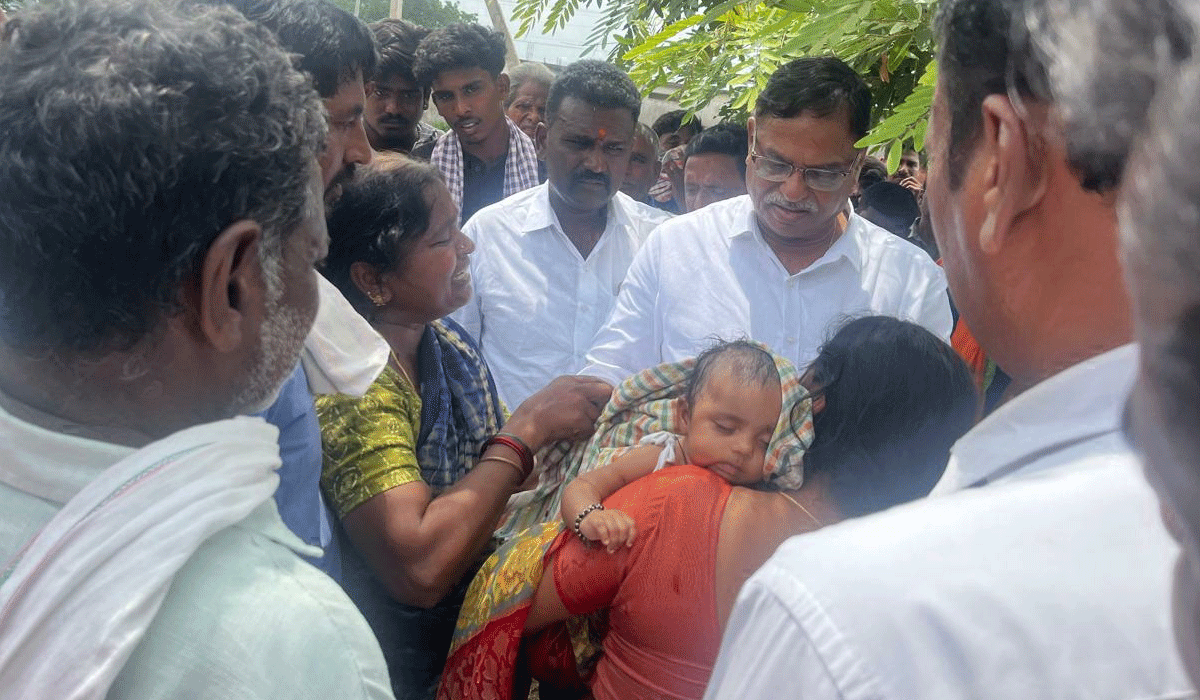 Accident | బంధువుల ఇంటికి బీరప్ప బోనాలకు రోడ్డు ప్రమాదంలో యువరైతు మృతి