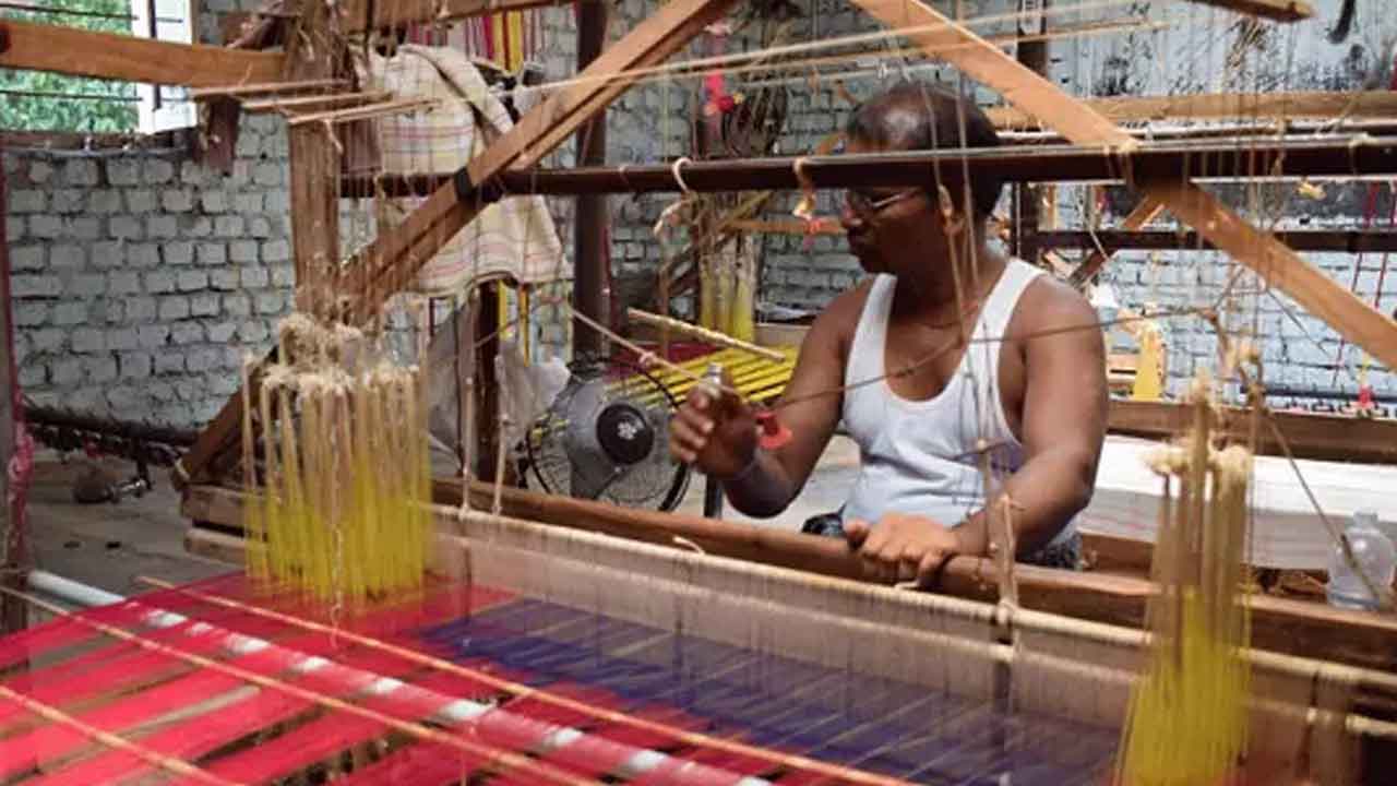 Runa Mafi | నేతన్న రుణమాఫీపై నీలినీడలు.. కమిటీలంటూ కొత్త నాటకం!