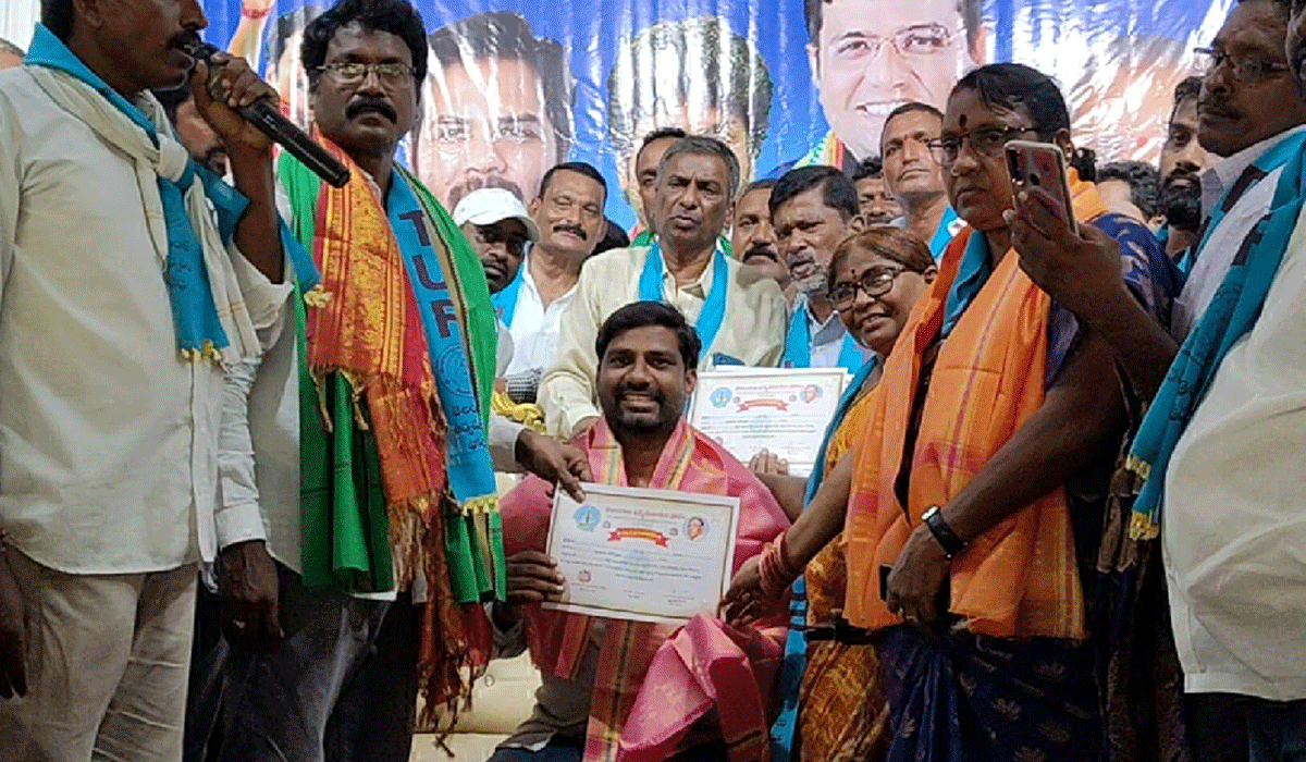 Journalists | పెద్దపల్లి లో పాత్రికేయులకు ఘన సన్మానం