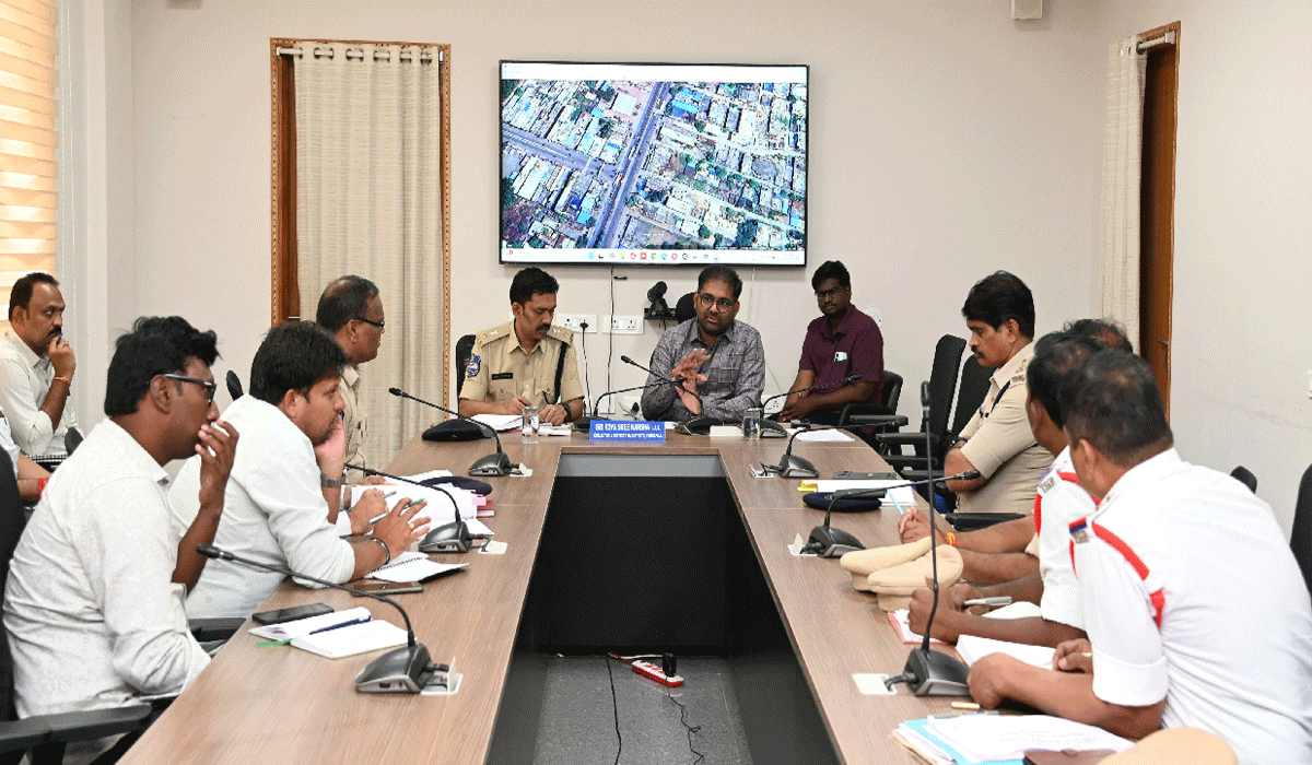 Road accidents | రోడ్డు ప్రమాదాల నియంత్రణకు పటిష్ట చర్యలు చేపట్టాలి..  పెద్దపల్లి కలెక్టర్ కోయ శ్రీ హర్ష