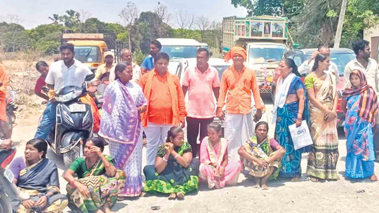 ఇందిరమ్మ ఇండ్లేవి?