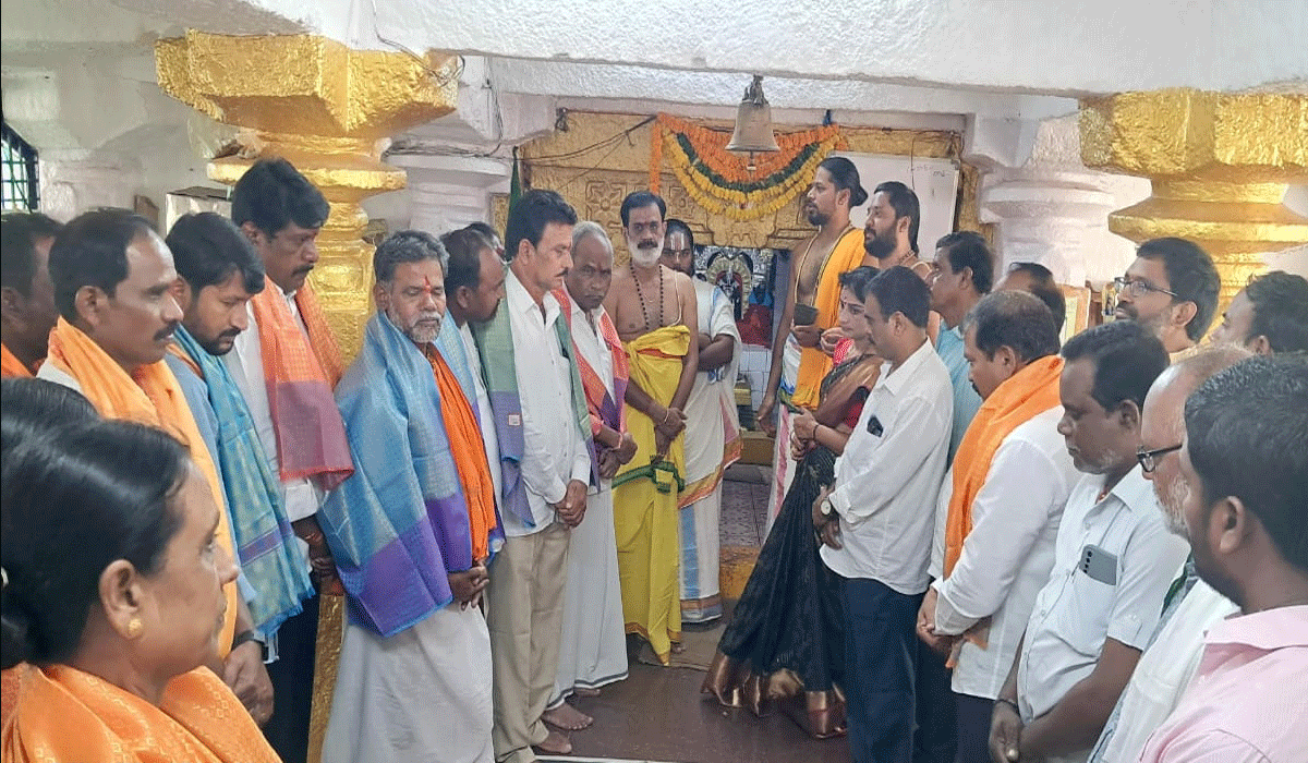 Sundaragiri Temple | సుందరగిరి ఆలయ కమిటీ ప్రమాణ స్వీకారం.. మంత్రి పొన్నం కు కృతజ్ఞతలు తెలిపిన పాలకవర్గం