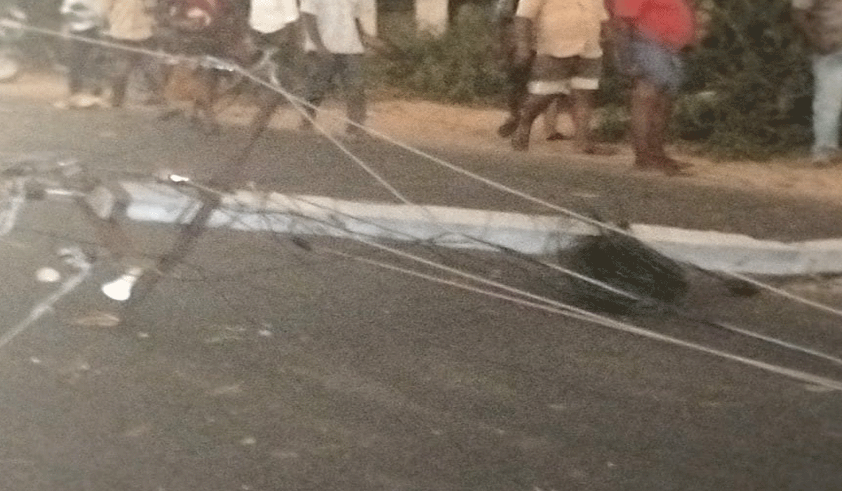 Chigurumadi | చిగురుమామిడిలో ఉరుములు, మెరుపులతో గాలి బీభత్సం