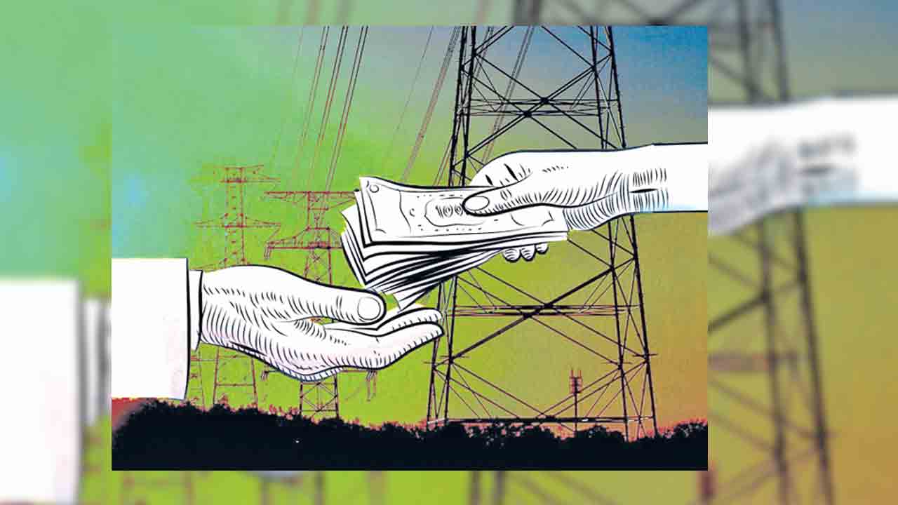 TGSPDCL | మిస్టర్‌ టెన్‌ పర్సెంట్‌! కేబుల్‌ లేక అర్ధాంతరంగా ఆగిన కోట్ల రూపాయల పనులు