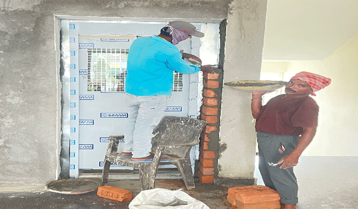 Lift construction work  | చక చక సాగుతున్నలిప్ట్ ఏర్పాటు పనులు.. ‘నమస్తేతెలంగాణ’ కథనానికి స్పందన
