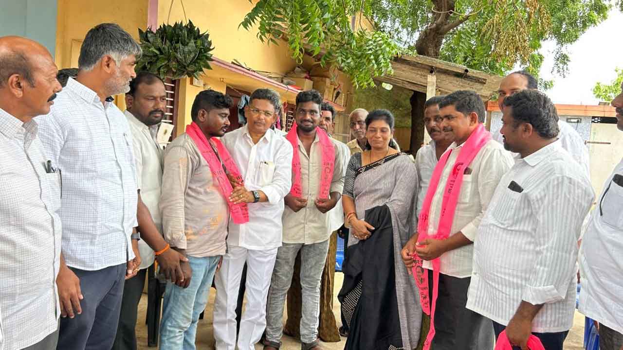 సర్కారుపై నమ్మకం లేకనే బీఆర్‌ఎస్‌లోకి..