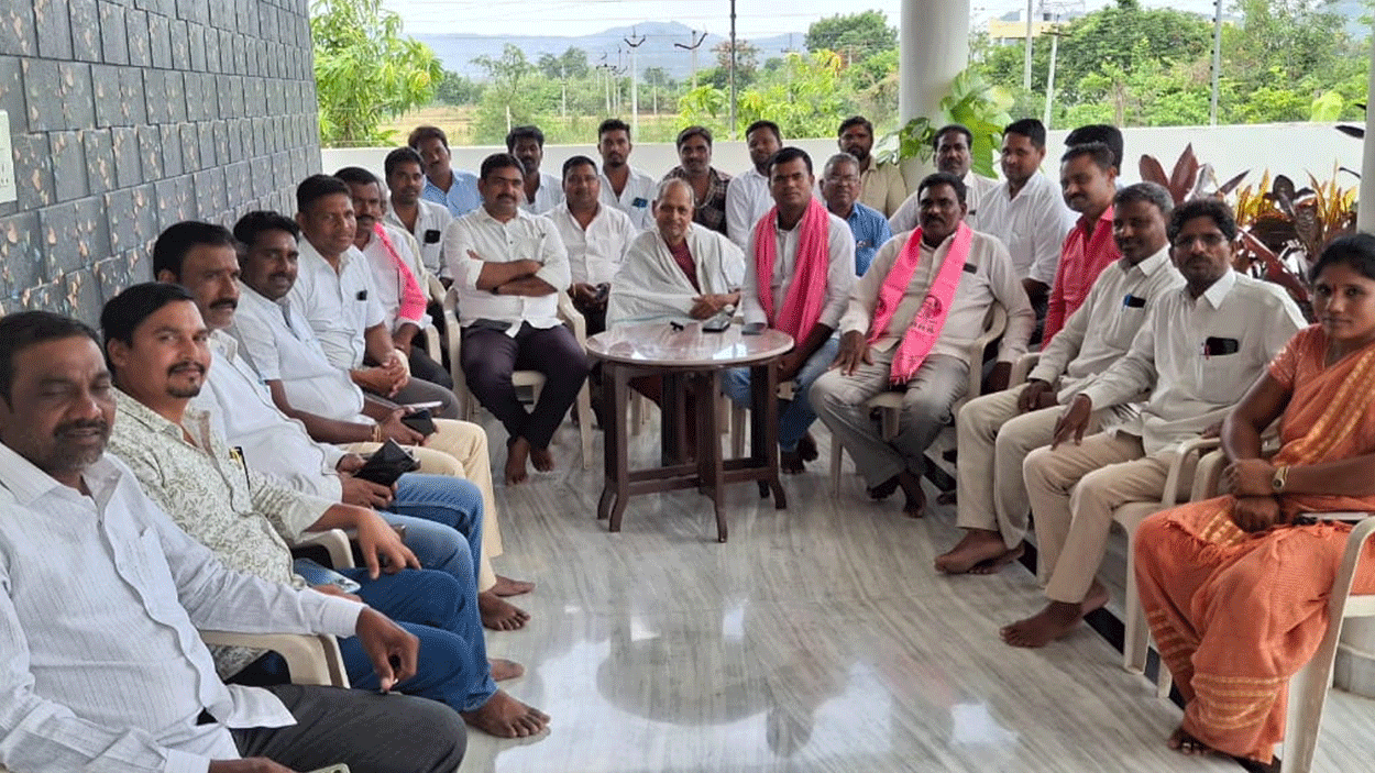 Koppula Eswar | మాజీ మంత్రి కొప్పుల ఈశ్వర్ పై..ప్రభుత్వ విప్ లక్ష్మణ్ కుమార్ ఆరోపణలు అర్థరహితం