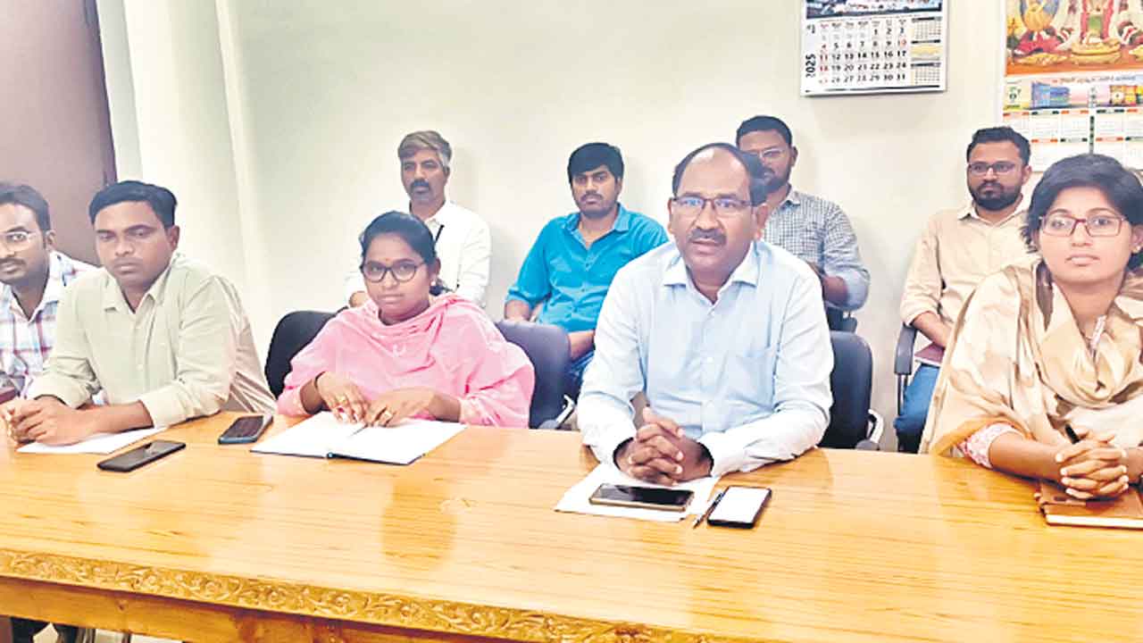 చెరుకు, వరిలో నూతన వంగడాలు