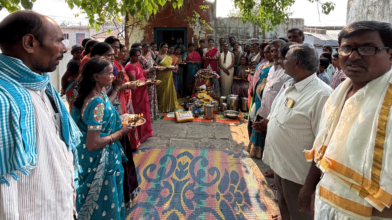 kalvasrirampoor | వైభవంగా శివాలయం వార్షికోత్సవం శివపార్వతుల కల్యాణోత్సవ వేడుకలు