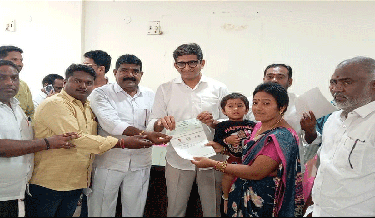 బీఆర్ఎస్ ప్రభుత్వ MLA Dr. Kalvakuntla Sanjay | హయాంలోనే సబ్బండ వర్గాలకు సంక్షేమ పథకాలు.. కోరుట్ల ఎమ్మెల్యే డాక్టర్ కల్వకుంట్ల సంజయ్