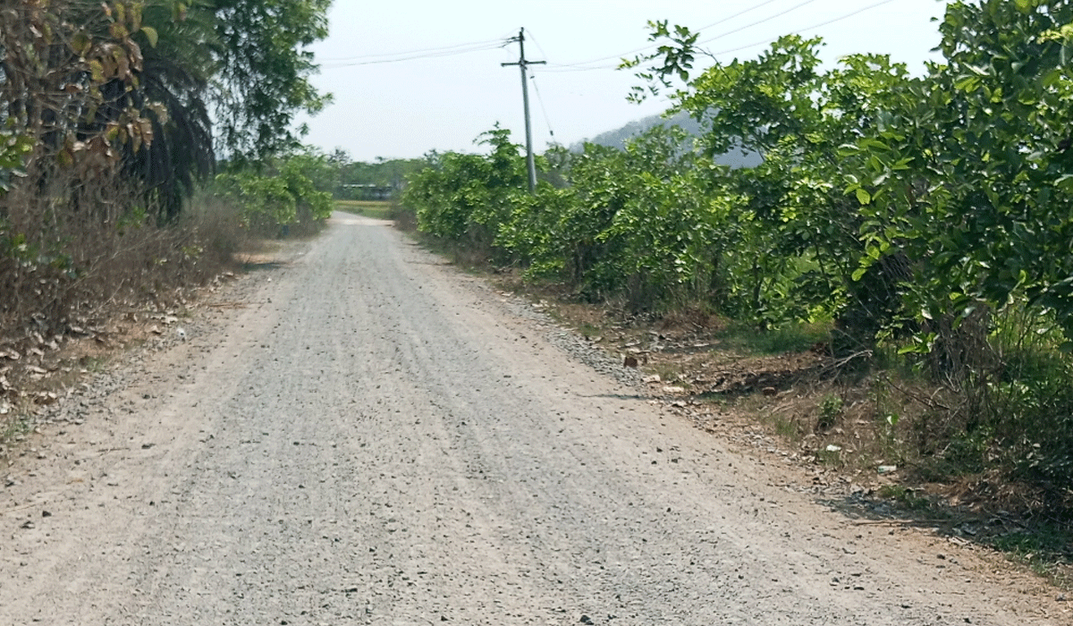 Road work  | ఏళ్లు గడుస్తున్నా పూర్తి కాని రేచపల్లి-బట్ట్టుపల్లి క్రాస్ రోడ్డు తారు రోడ్డు పనులు..