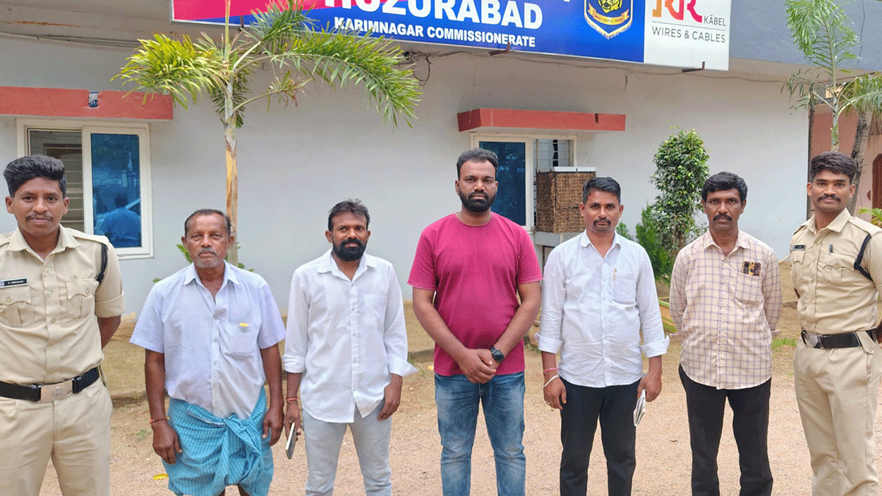  Karimnagar | హుజురాబాద్లో దళితుల ముందస్తు అరెస్ట్