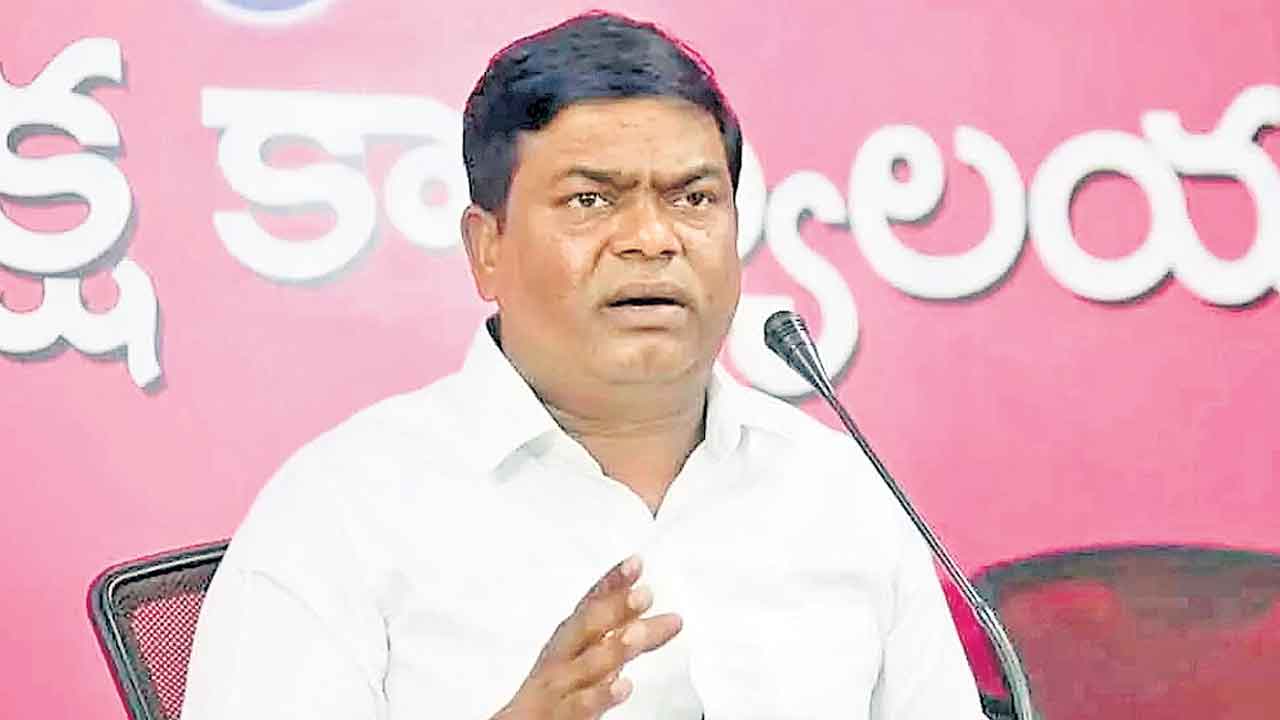 కేసీఆర్‌ విజనరీ.. రేవంత్‌ ప్రిజనరీ