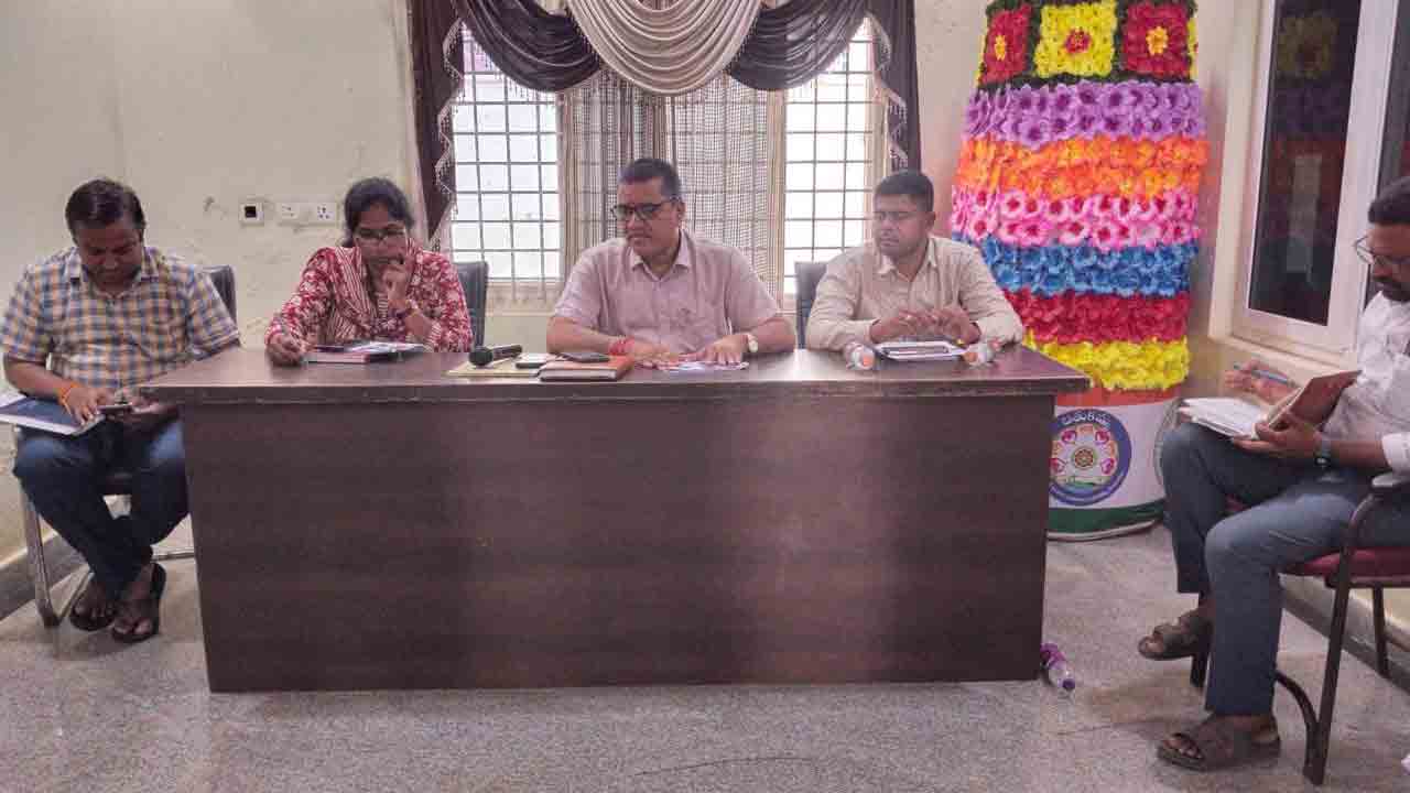 Action plan | తూంకుంటలో 100 రోజుల కార్యాచరణ ప్రణాళికపై అవగాహన సదస్సు