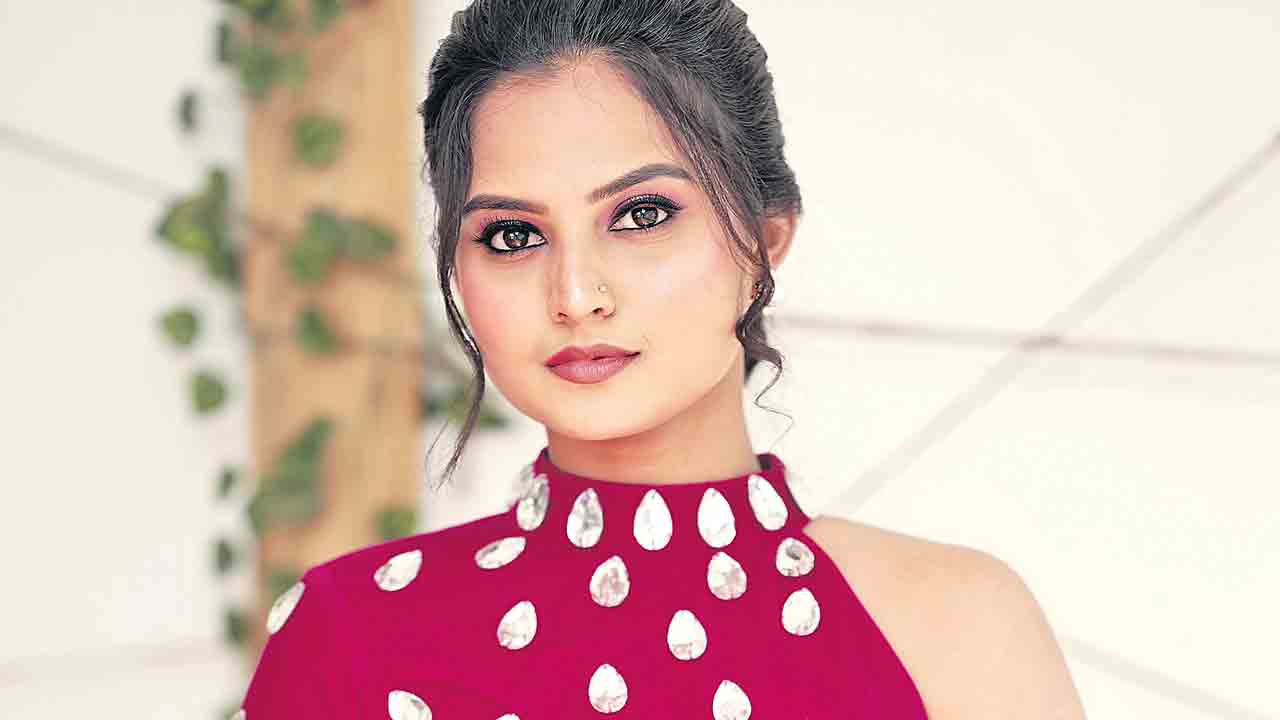 Thanviya Naik | నా అభిమానులు ఇంటికి ఆహ్వానిస్తున్నారు..  త్రిప్రుర సీరియల్‌ నటి ముచ్చట్లు..!