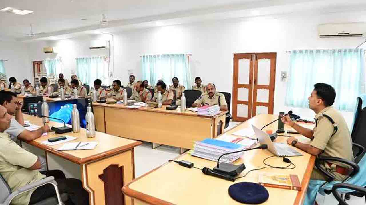 SP Akhil Mahajan | కేసుల నమోదులో ఎలాంటి జాప్యం వహించరాదు : జిల్లా ఎస్పీ అఖిల్ మహాజన్