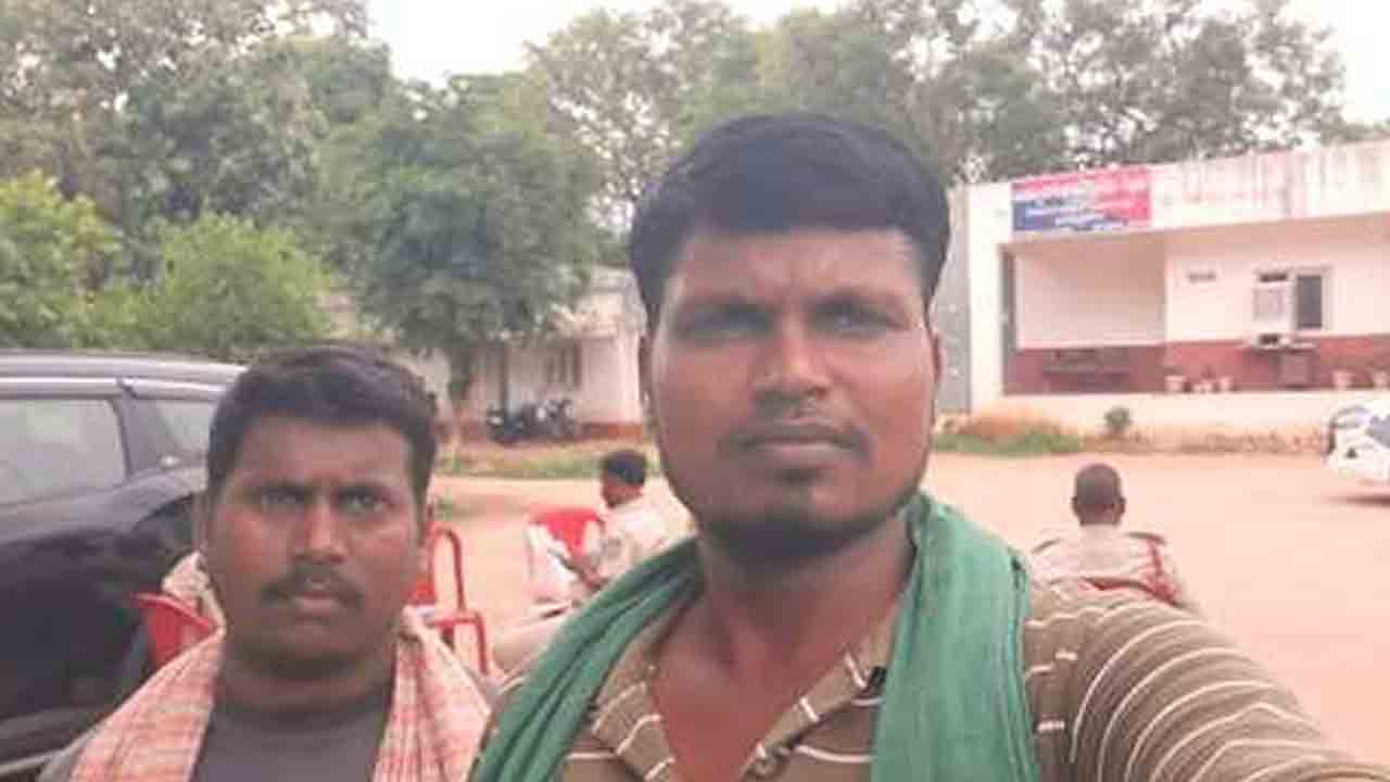 Tribal leaders Arrest | సీఎం సభకు వెళ్లకుండా ఆదివాసి నాయకుల అరెస్టు