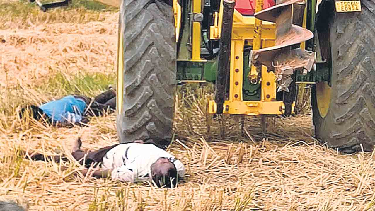 విద్యుదాఘాతంతో ఇద్దరు దుర్మరణం