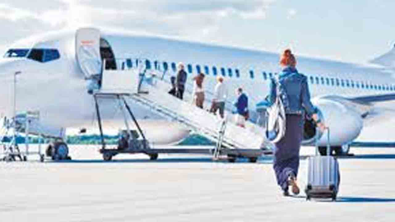 పెరిగిన విమాన ప్రయాణికులు