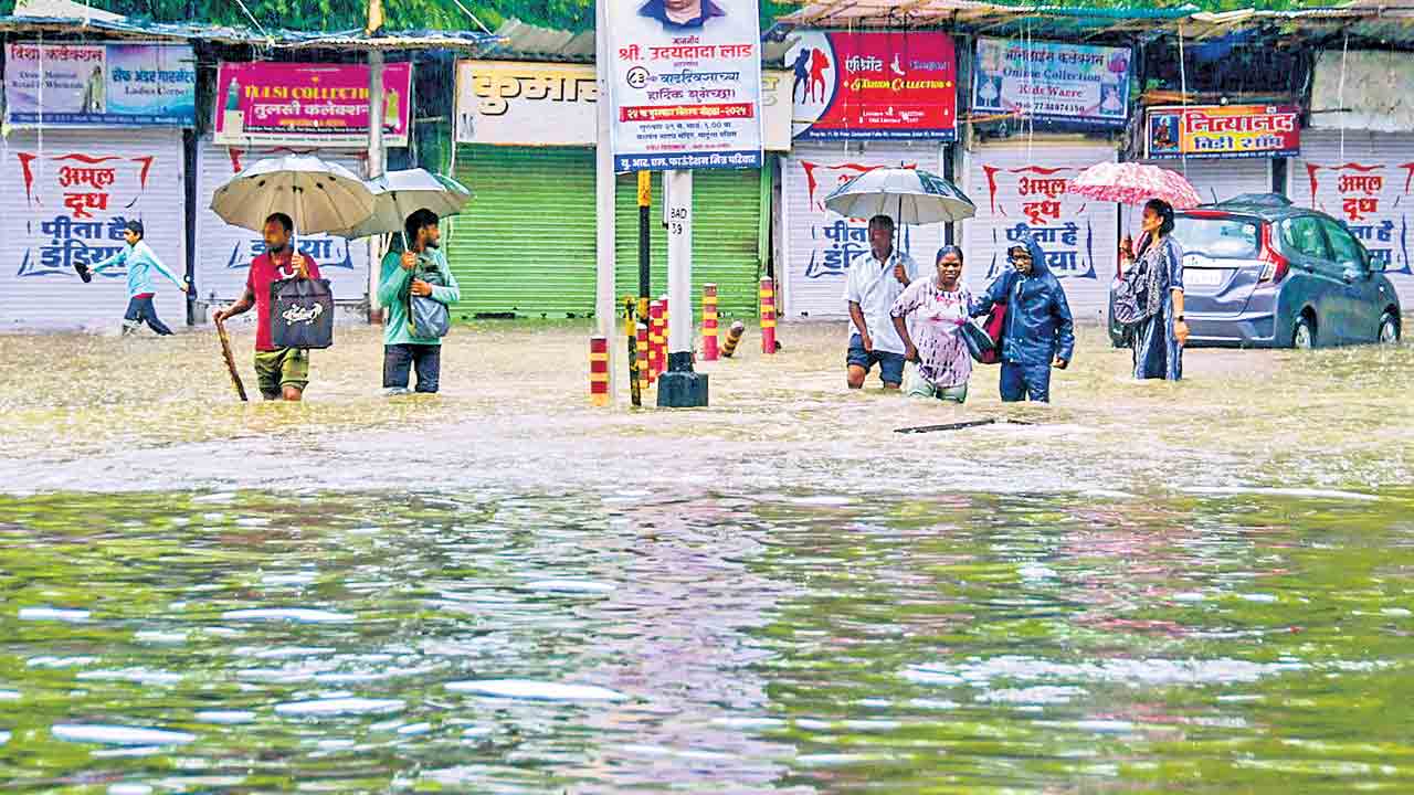 Mumbai | ముంబైని ముంచెత్తిన వాన.. 107 ఏండ్లలో ఎన్నడూ చూడని రికార్డు స్థాయి వర్షపాతం