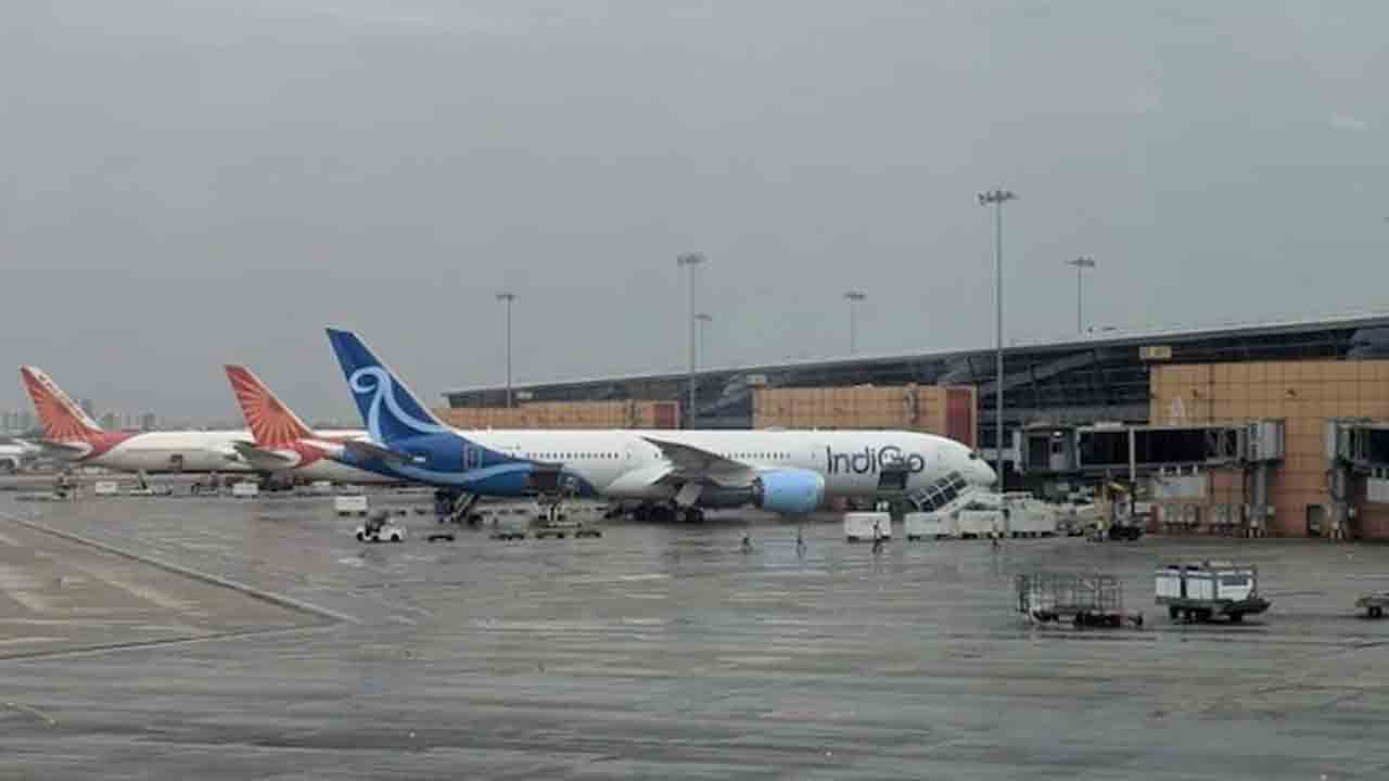 Airports Reopen | సరిహద్దుల్లో సాధారణ పరిస్థితి.. దేశంలో తిరిగి తెరుచుకున్న 32 విమానాశ్రయాలు