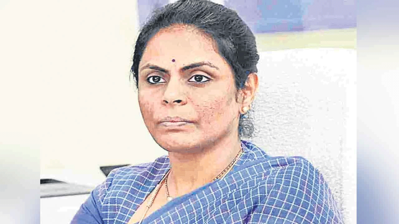 ఎస్సీ గురుకులాల కార్యదర్శిని తొలగించాలి