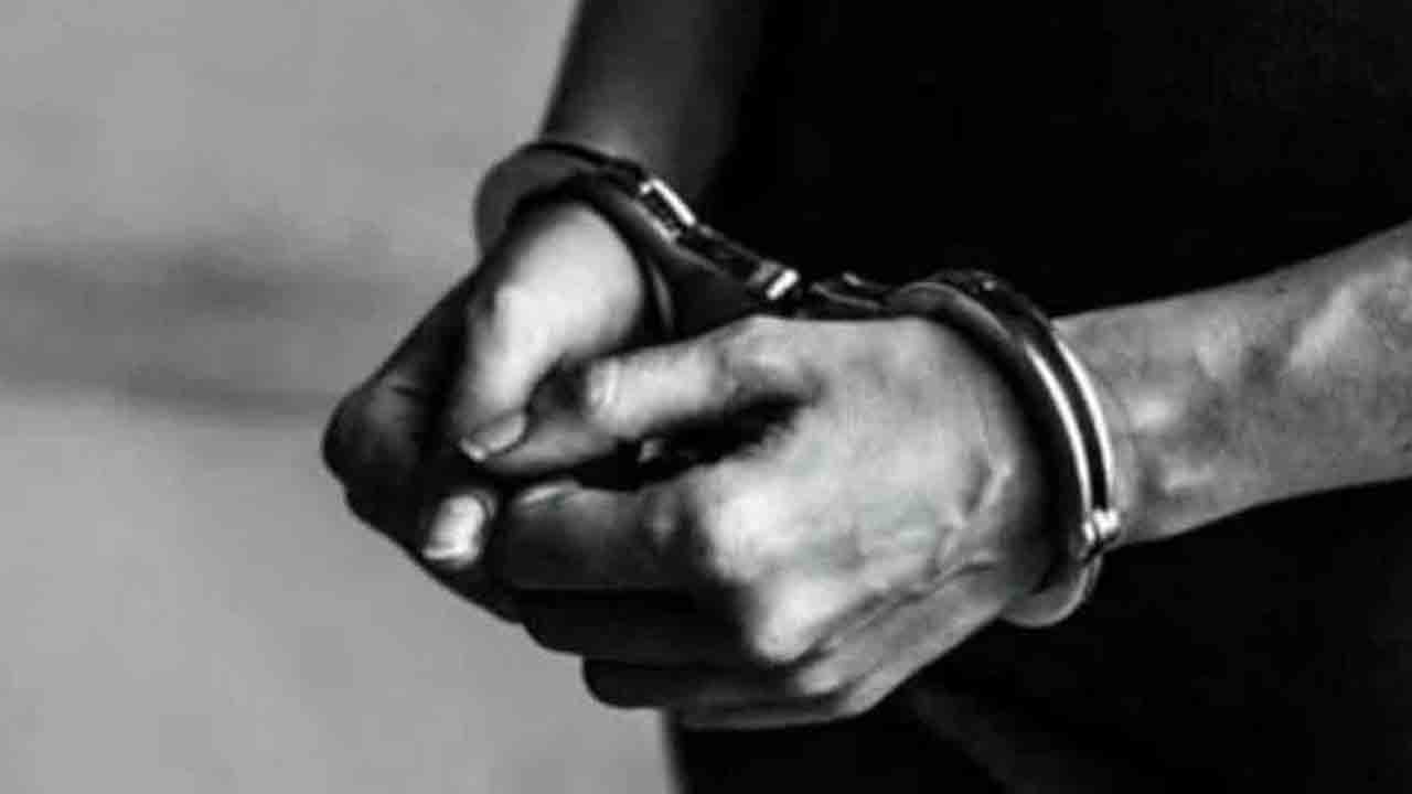 Gaswala | మహిళపై దాడి కేసులో ముగ్గురిపై కేసు నమోదు.. కేసును నీరుగార్చేకుందు రాజకీయ నాయకుల ఒత్తిళ్లు