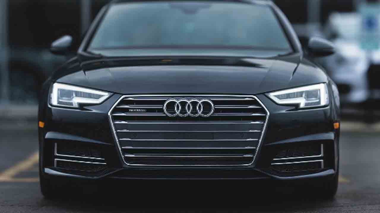 ఆడీ కార్లు ప్రియం