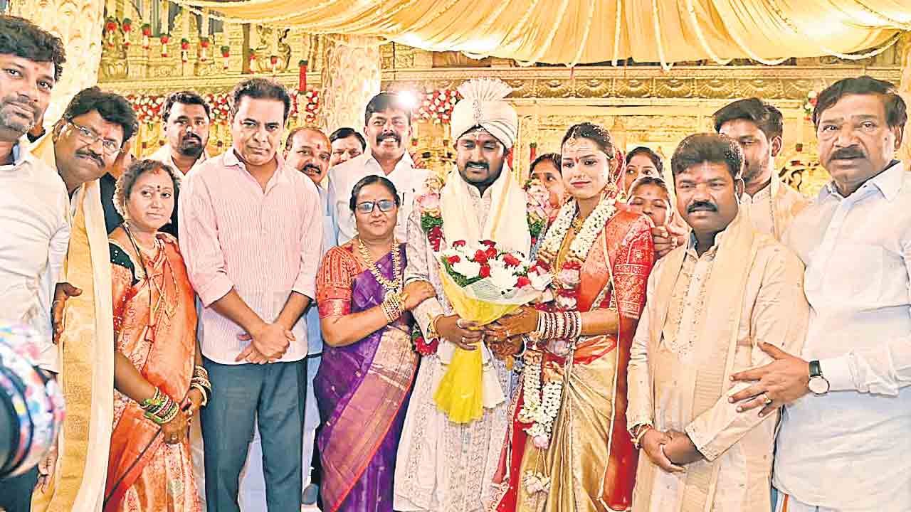 ఘనంగా రసమయి కుమారుడి వివాహం