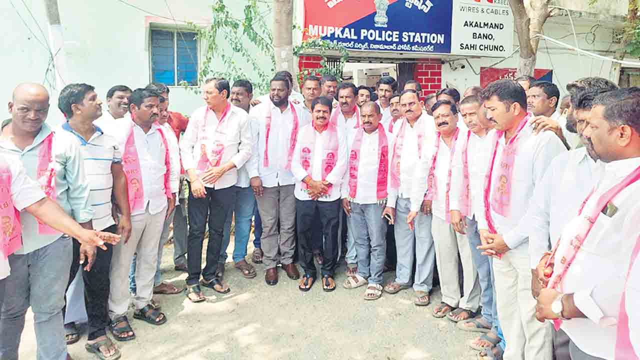 బాల్కొండలో అరాచక పాలన