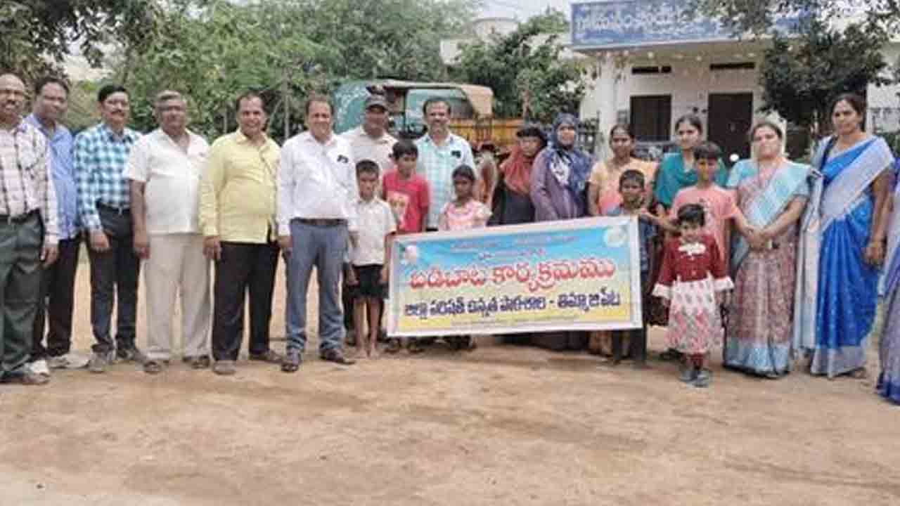 Enroll students | ప్రభుత్వ పాఠశాలల్లోనే విద్యార్థులను చేర్పించండి