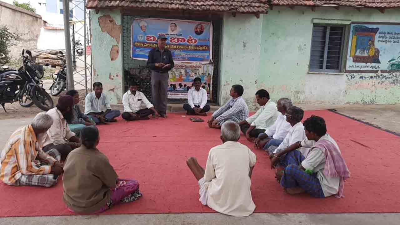 Badibata Program | తల్లితండ్రులు టీచర్లకు సహకరించాలి.. ముందస్తు బడిబాటలో ఎంఈవో శ్రీనివాస్‌