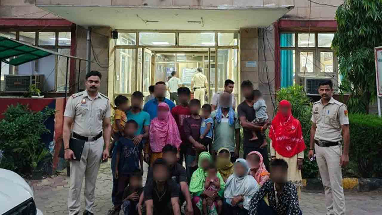 Bangladeshi migrants | ఢిల్లీ పోలీసుల అదుపులో 88 మంది బంగ్లాదేశీ అక్రమ వలసదారులు