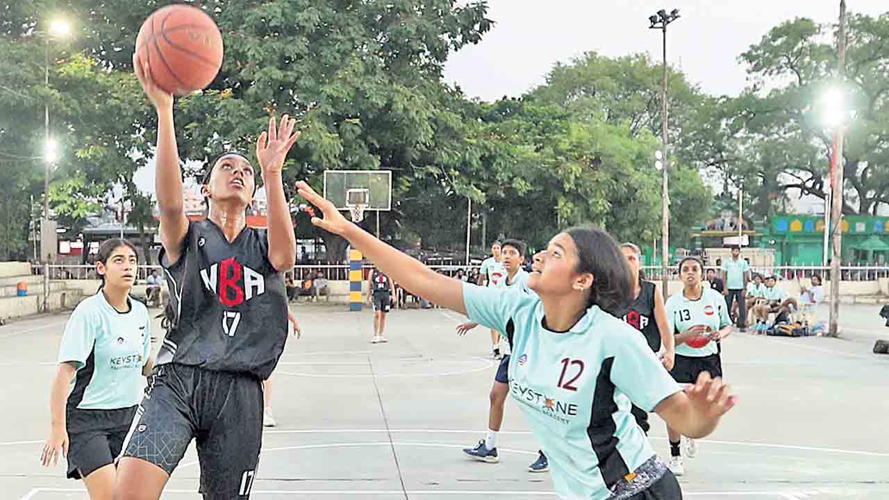 ఎల్‌వీఆర్‌ స్మారక బాస్కెట్‌బాల్‌ టోర్నీలో ఎన్‌బీఏ జోరు