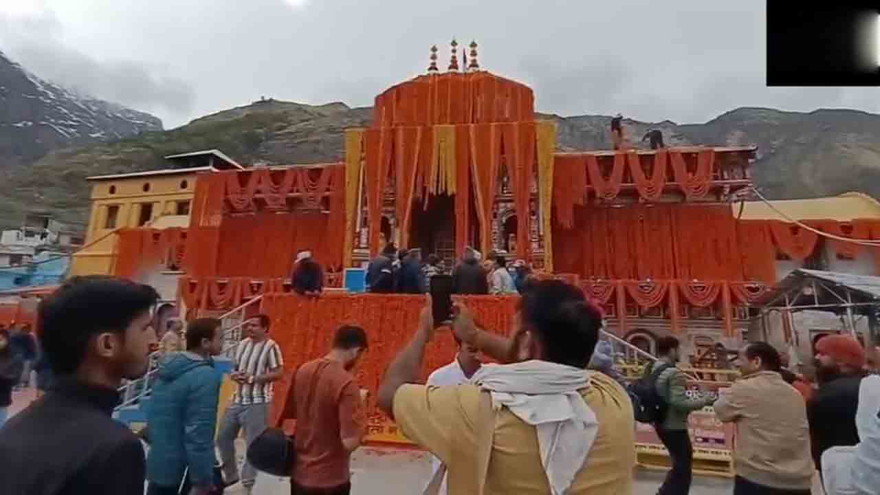 Bhadrinath temple | ఈ నెల 4న తెరుచుకోనున్న బద్రీనాథ్‌ ఆలయ ద్వారాలు.. 4000 కిలోల పూలతో డెకరేషన్‌..Video