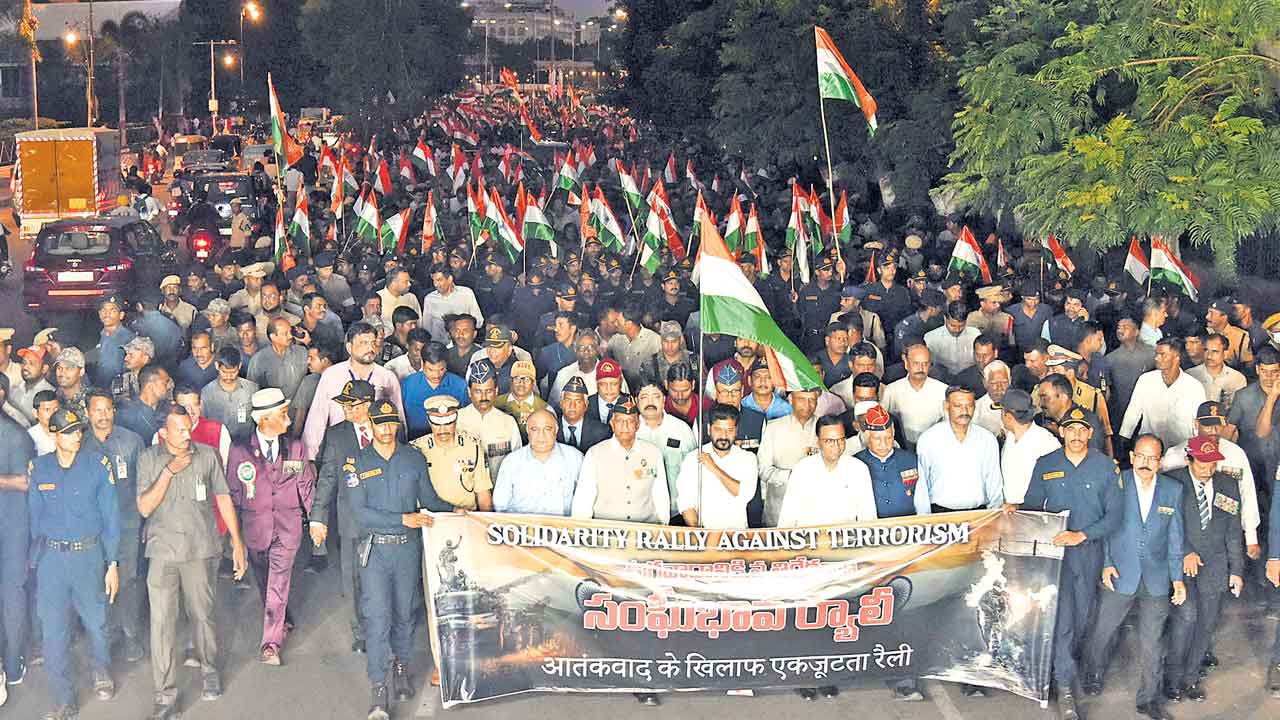 సైన్యానికి తెలంగాణ ప్రజల మద్దతు.. సంఘీభావ ర్యాలీలో సీఎం రేవంత్‌రెడ్డి